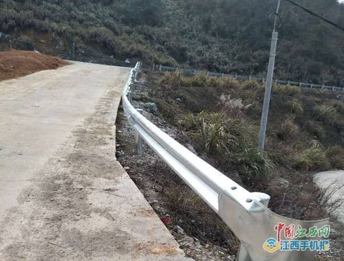 【网络媒体走转改】宜春袁州区慈化镇:完善交通设施 优化出行环境(图)