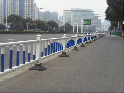 【城市道路中央分隔栏 M型京式反光分隔护栏 道路交通安全设施图片】城市道路中央分隔栏 M型京式反光分隔护栏 道路交通安全设施