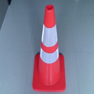 上海施越交通设施 专业生产75cm雪糕筒及PVC交通路锥,优质路障解决方案